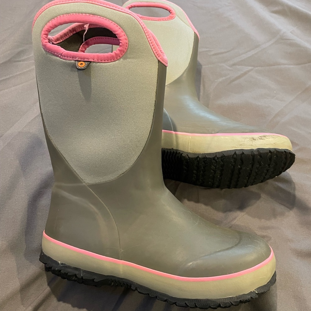 Girls Bogs Boots Youth Size 3 Pink Gray